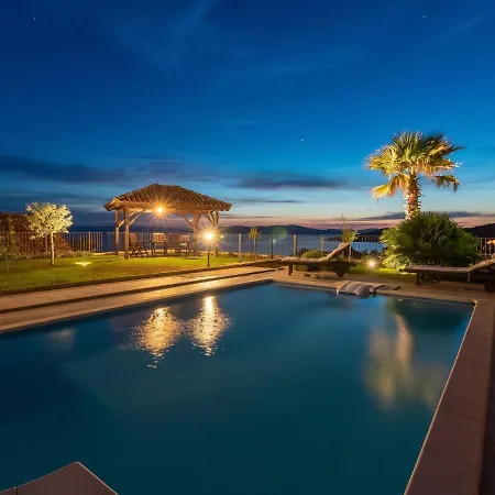 Bugenvila By Interhome * Ugljan