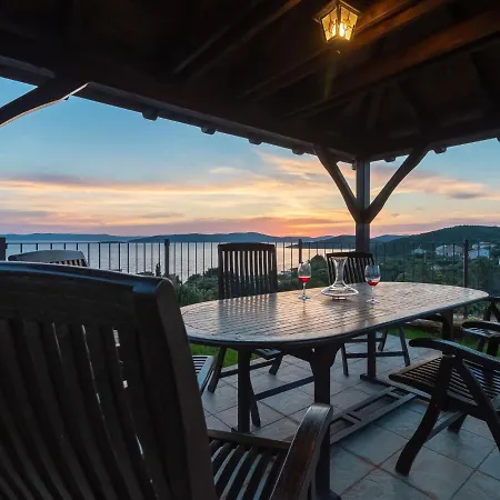 Bugenvila By Interhome *