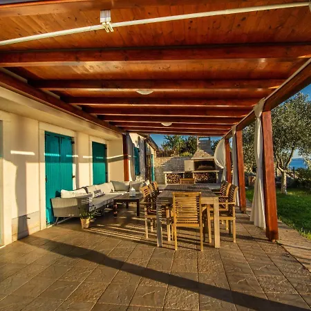 Bugenvila By Interhome Feriehus