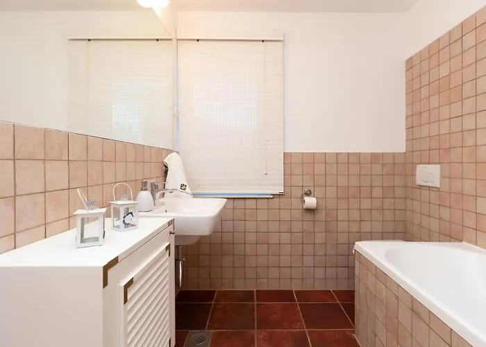 Bugenvila By Interhome * 乌格连