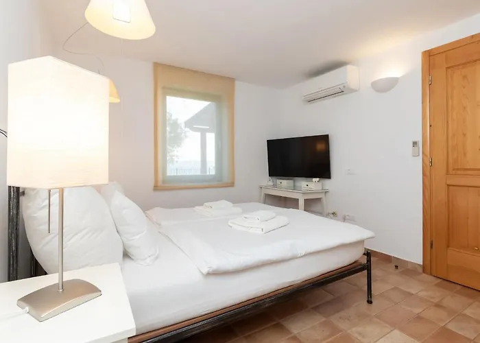 度假居 Bugenvila By Interhome