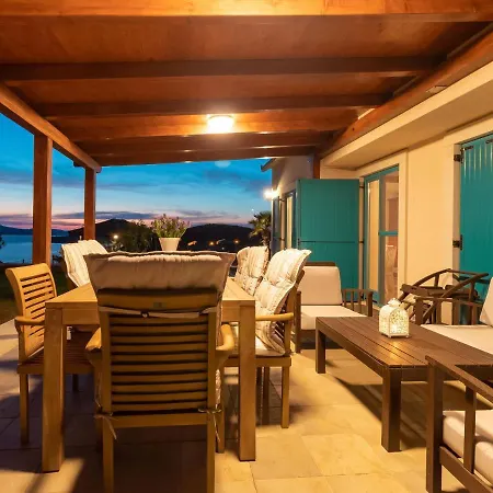 Holiday home Bugenvila By Interhome