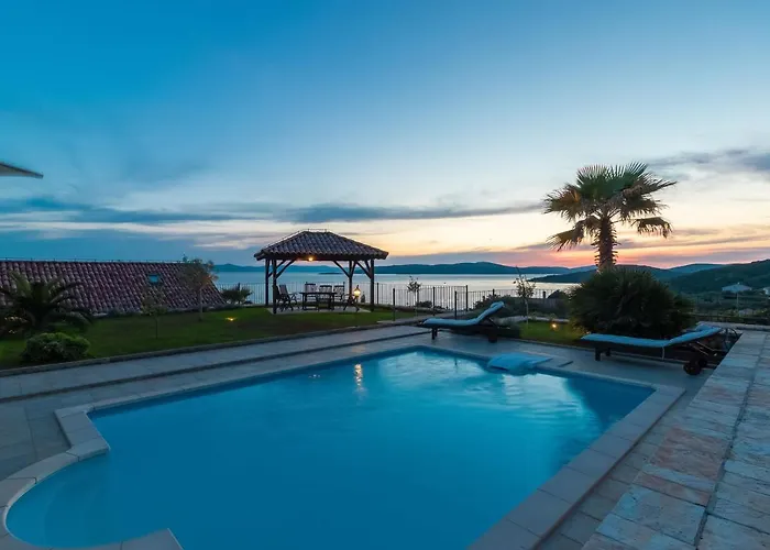 Bugenvila By Interhome *