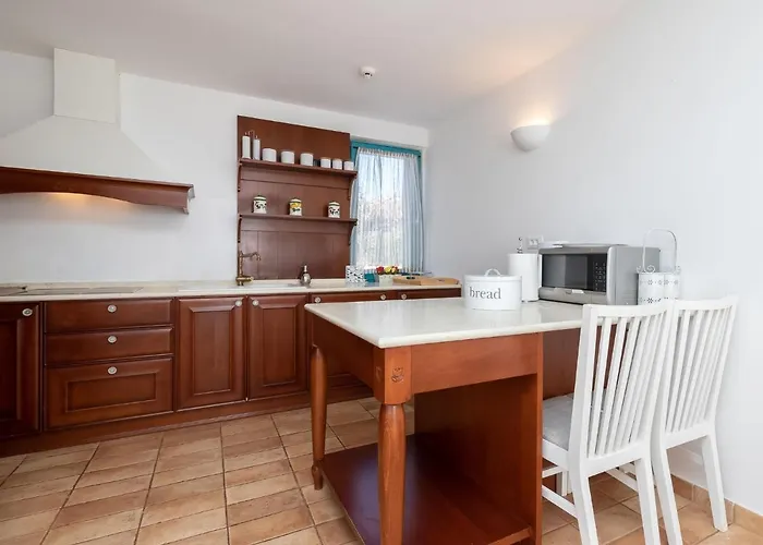 Bugenvila By Interhome