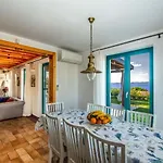 Bugenvila By Interhome