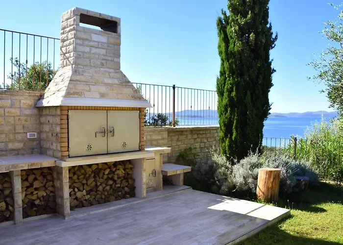 Bugenvila By Interhome 우글랸